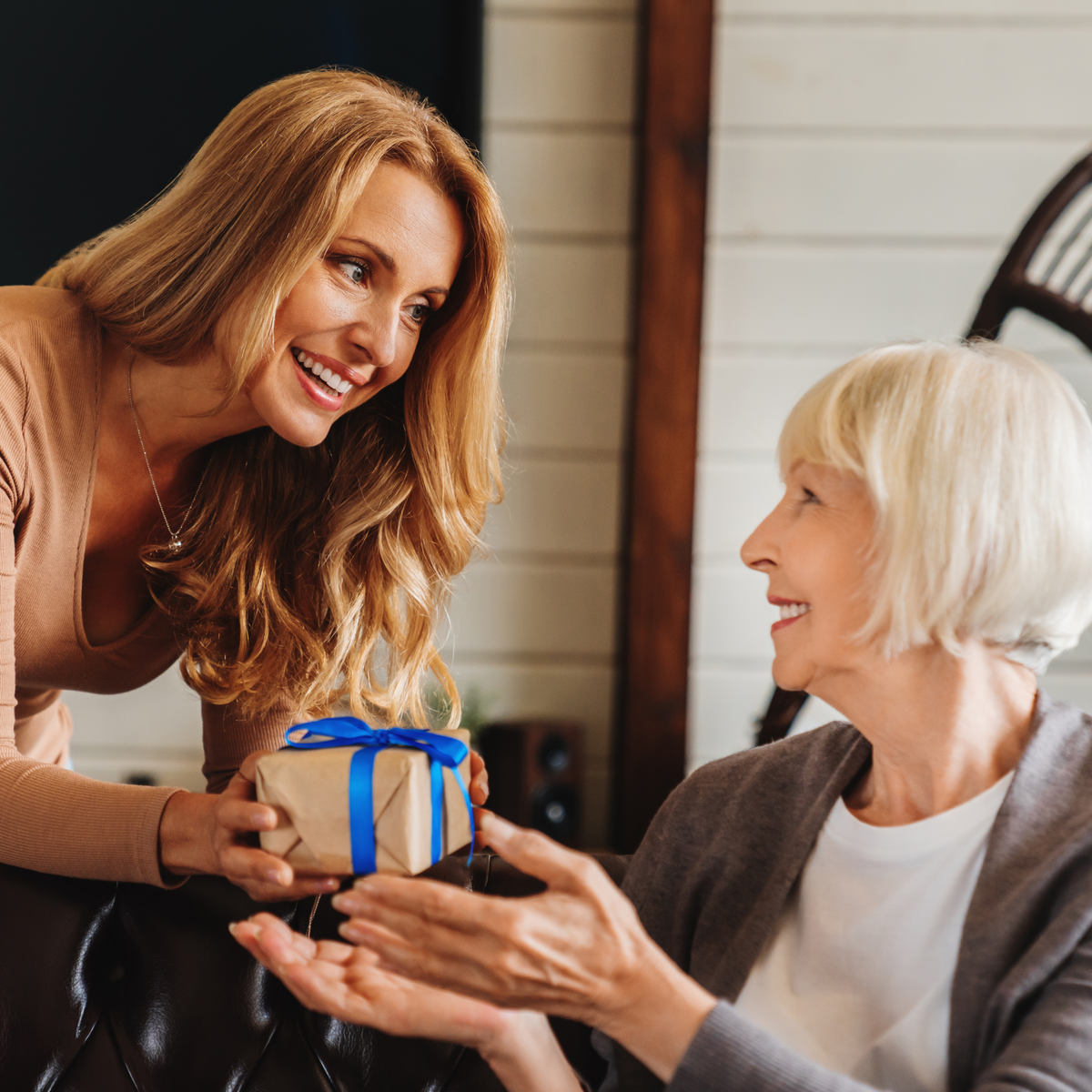 Using Gifts Creative Ways to Personalize Your Gift-Giving Experience – Snuggly™
