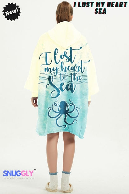 Snuggly™ "Lost My Heart to the Sea" Oversized Blanket Hoodie | Cozy Hooded Blanket for Beach Lovers