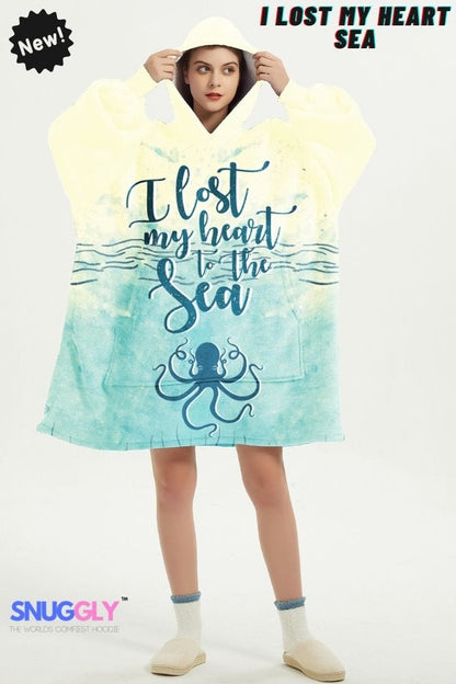 Snuggly™ "Lost My Heart to the Sea" Oversized Blanket Hoodie | Cozy Hooded Blanket for Beach Lovers